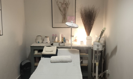 CRISCIL ESTHETIQUE : Manucure à Toulon