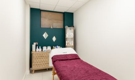Esthetique Concept : Manucure à Roanne