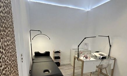 Aimji Beauty : Manucure à Bordeaux