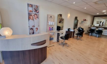 Les ciseaux de Marine : Coiffeur à Fontaine-Française