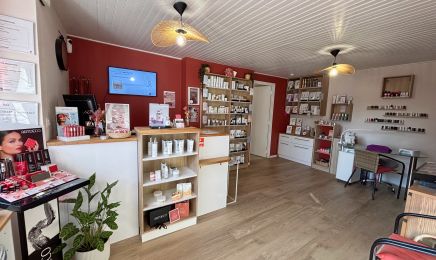 La Beauté en Soie : Manucure à Irodouër