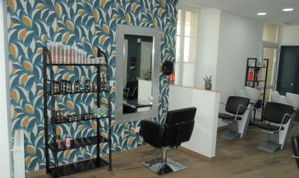 A l’angle  : Coiffeur à Plumelec