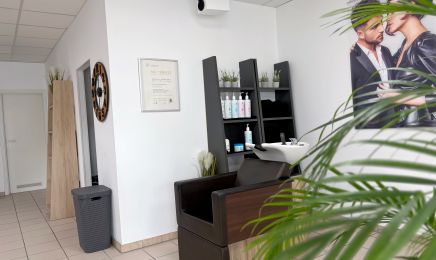 Friseur Michaela Schmid: Friseur in Gschwend