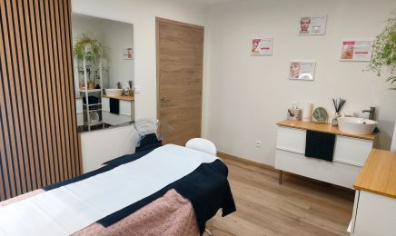 Au regard d'Alyzia  : Manucure à Besançon