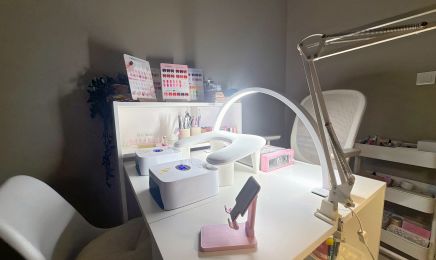 Beauty.Nails__by M : Institut de beauté à Dagneux