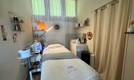 Serenity Institut - Mondésir : Manucure à Bordeaux