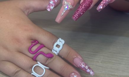 Az Nails : Manucure à Lormont