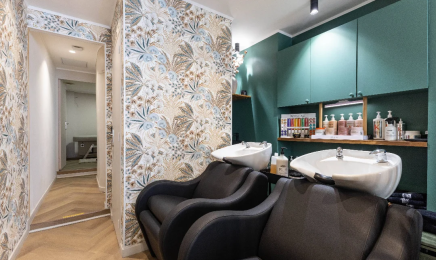 AU 84 - MAITRE ARTISAN COIFFEUR HEAD SPA  : Coiffeur à Paris