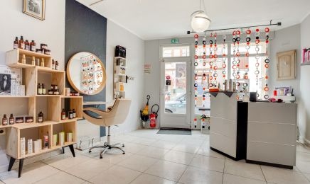 Un instant Coiffure : Manucure à Montesquieu-Volvestre