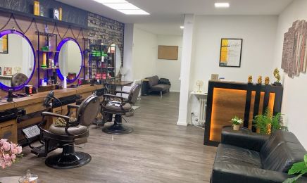Samo Friseursalon: Kosmetikstudio in Schlangenbad