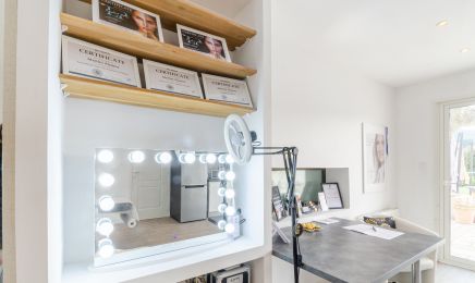 Zhanna Martini ACADEMY Maquillage permanent : Institut de beauté à Allauch