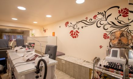 Ongles en Fleurs : Manucure à Lyon