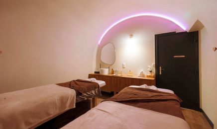 SPA Nuxe Hôtel Chateau La Robéyère : Institut de beauté à Embrun