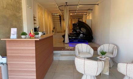 CENTRE LACURE｜Saint-Tropez : Manucure à Saint-Tropez