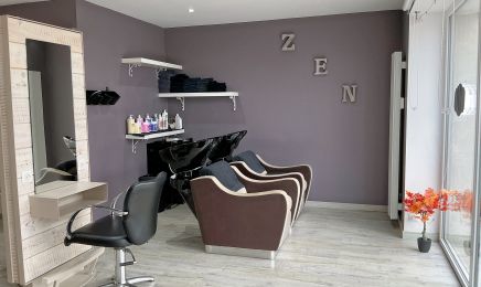 La tête ailleurs : Coiffeur à Plounéventer