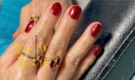 Des cils aux bouts des ongles  : Manucure à TOULOUGES