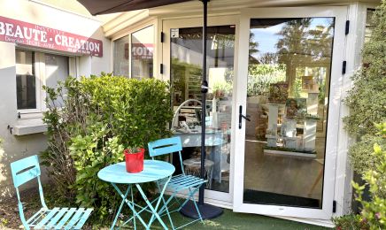 Beauté Création  : Manucure à Segré-en-Anjou Bleu