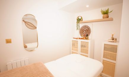 Infinity Esthetique  : Manucure à Paris