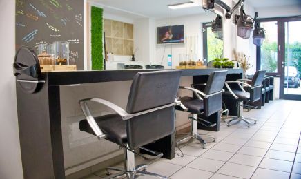 NELOUIM CUT & COLOR: Friseur in Wiesbaden