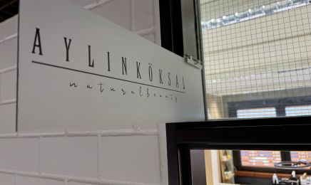 Aylin Koeksal: Kosmetikstudio in Schwieberdingen