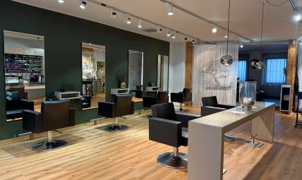 Andrea Renz - Friseur im Ried: Kosmetikstudio in Donauwörth