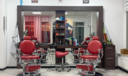 Red Cut: Kosmetikstudio in Rellingen