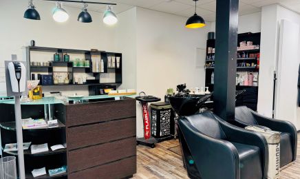 Destina‘s Hair Lounge: Friseur in Stuttgart
