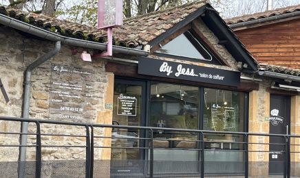 By Jess… « salon de coiffure » : Coiffeur à Civrieux-d'Azergues
