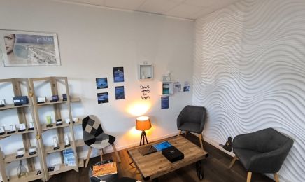 OSMOSE Centre de Flottaison et de Relaxation : Manucure à Baie-Mahault