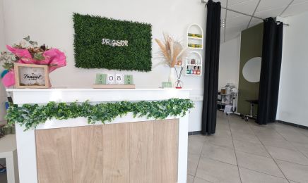 Institut DR GLAM : Manucure à Abbeville