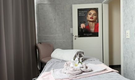 Derma Beauty Institut Laura Herresbach: Nagelstudio in Schmelz