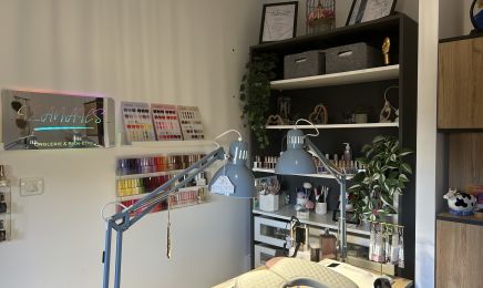 IZANAILS Ongles & Bien Être : Manucure à Châteauneuf-de-Gadagne
