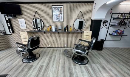Barber Hamza : Barbier à Saintes