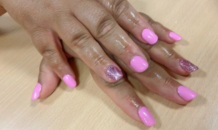 Glow Up Beauty : Manucure à Brebières
