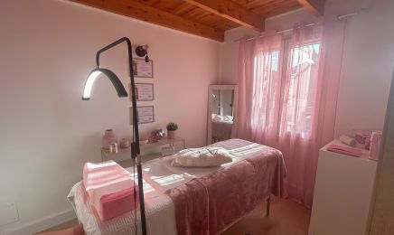 Lashes studio by M : Institut de beauté à Saze