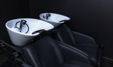 Maison noire : Coiffeur à Paris