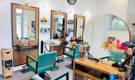 La Boîte À Cheveux By Émilie  : Coiffeur à Audincourt