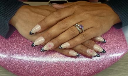 Nails & Beauté  : Manucure à Clermont-Ferrand