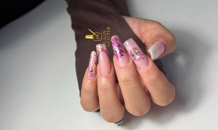 Lady Glitter chez Alina beauty concept : Institut de beauté à Le Cannet