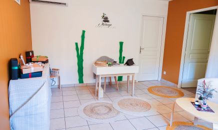 Massage d’ici et d'ailleurs  : Institut de beauté à Espira-de-l'Agly