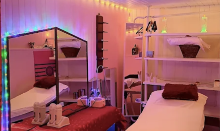 Visha Om Esthétique : Manucure à Paris