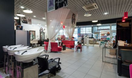 Seven Coiffure Paris : Manucure à Neuilly-sur-Marne