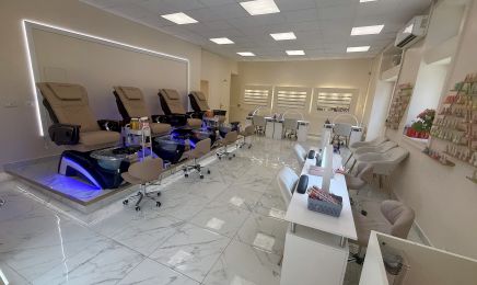 Win Ongles & Cils  : Manucure à Marseille
