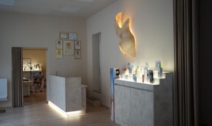 Ellàs Beauty Studio: Kosmetikstudio in Schwabach