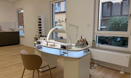 ArDessi Nails & Lashes : Nagelstudio in Augsburg