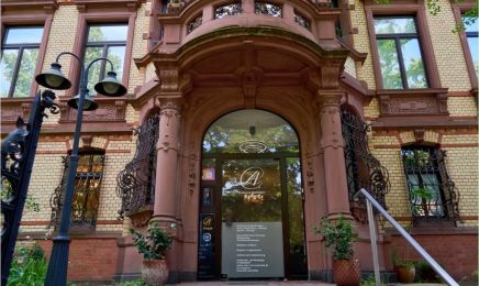 Zaslavskij Aesthetics - Olga Zaslavskij ästhetische Behandlungen: Kosmetikstudio in Wiesbaden