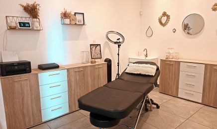 Emilie Laforge • Tattoo : Institut de beauté à Villeneuve-lès-Béziers