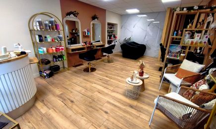 LE SALON by Clem : Coiffeur à Bais