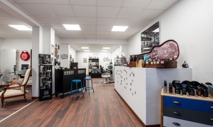 1932 By S Coiffure  : Coiffeur à Saint-Cergues