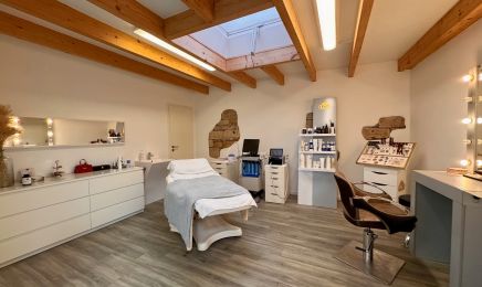 Top Secret Beauty & Hair: Kosmetikstudio in Weißenfels